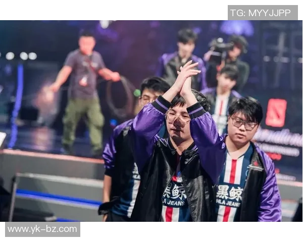 DOTA2热点分析：深入探讨FPX战队在比赛中的全面压制策略与表现